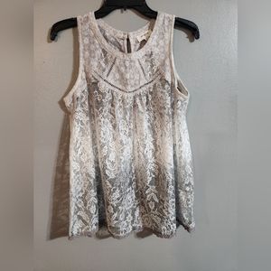 Umgee dip dye ombre lace tank with keyhole back. Size small
